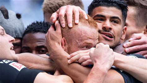 Bundesliga Paderborn Vor Dem Aufstieg Hsv Kaum Noch Mit Chancen