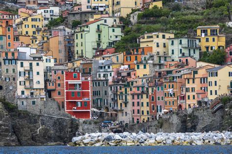 Italien Ligurien Riomaggiore Historische Häuser des Küstendorfes