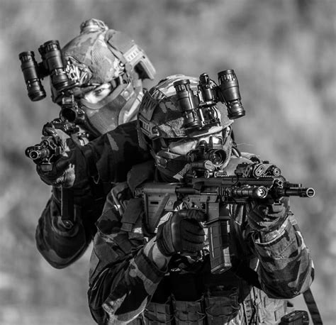 Óglaigh na hÉireann Army Ranger Wing (2020) {1012X980} : MilitaryPorn