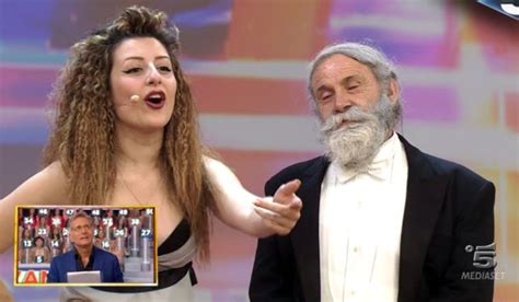 Ciao Darwin Giovani vs Mature chi ha vinto ballerini defié sfilata intimo