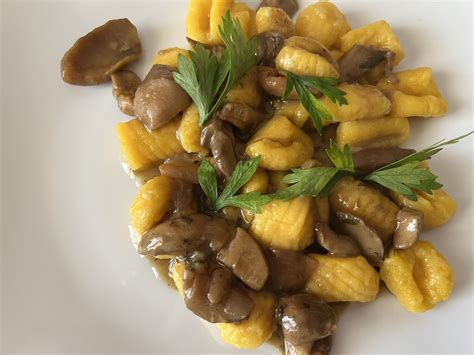 Gnocchi Di Zucca Con Funghi Porcini Blog Di Saporinew