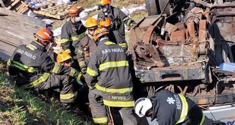 Motorista Morre E Passageira Fica Em Estado Gravíssimo Em Acidente Na Sp 330 Comando Vp