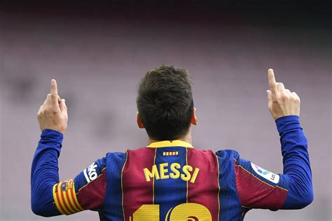 Barcelona legend Lionel Messi announces retirement plans - Get Spanish Football News