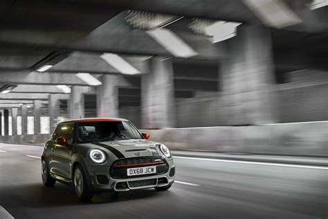 Mini Reveals Updated 2019 Cooper S Jcw For Europe Carscoops