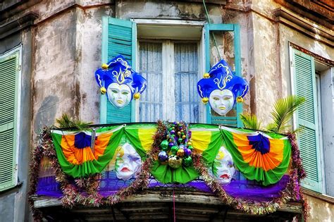 Mardi Gras in New Orleans - Louisiana’s Largest Annual Celebration – Go ...