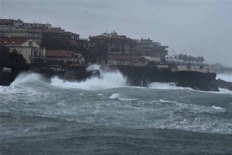 Allerta Meteo Gialla E Arancione In Italia 3 4 Aprile Piogge E Vento