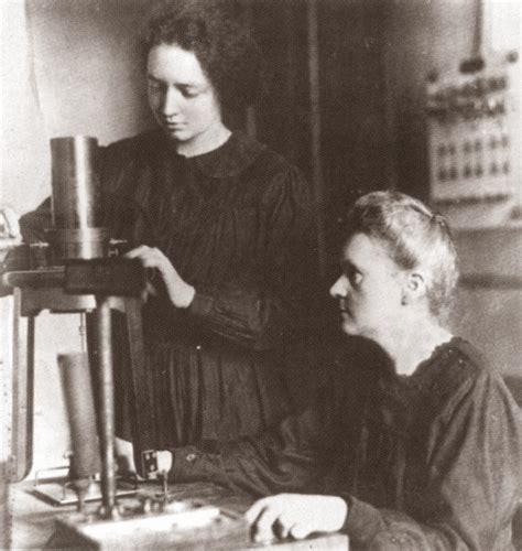 Enroque De Ciencia Los Joliot Curie Premio Nobel De Química 1935