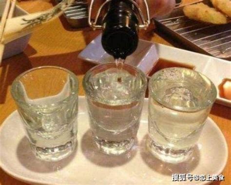 1杯白酒等于多少瓶啤酒？教你科学“计算公式”，看完拼酒不吃亏度数时候酒精