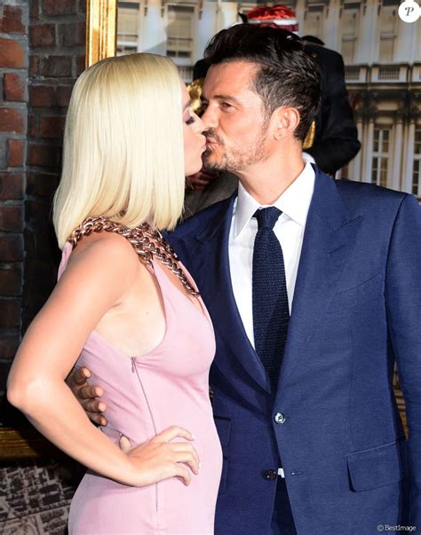 Katy Perry Et Son Fiancé Orlando Bloom à La Première De La Série