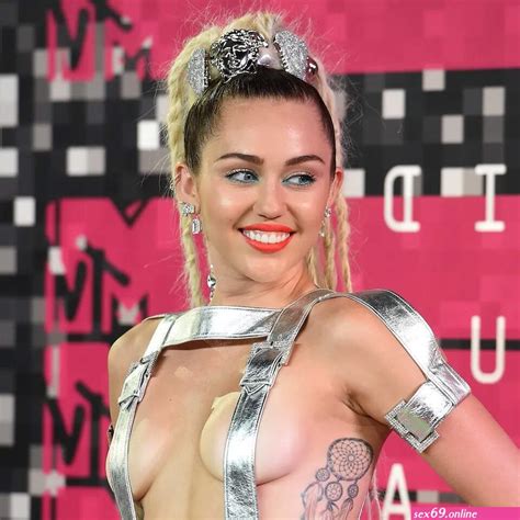 Images Miley Cyrus Naked Sexy Photos