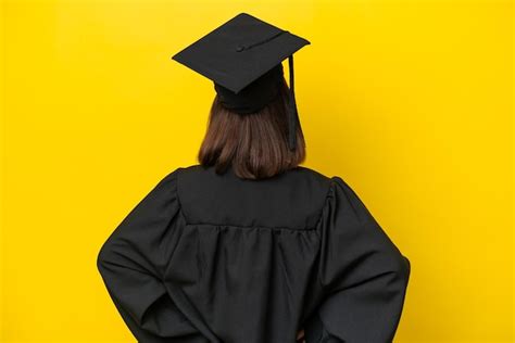 Mulher Ucraniana Jovem Graduada Na Universidade Isolada Em Fundo