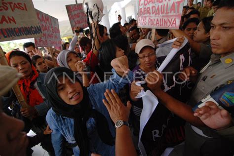 Aksi Penolakan Tambang Antara Foto