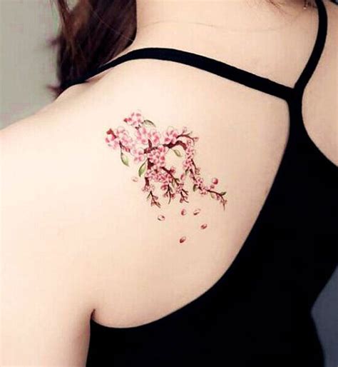 Des Fleurs De Cerisier Sur L Paule Blossom Tattoo Cherry Blossom