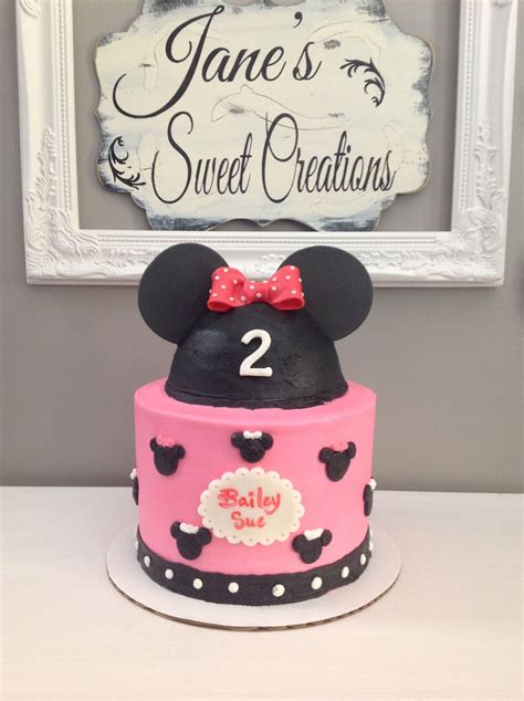 Minnie Mouse Themed Cake In Buttercream Themed Cakes Minnie Mouse Birthday Cake Party Ideas