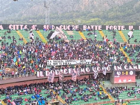 Foto Palermo Curva Nord Solidale Con Catania Non Mollate