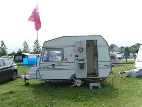 Vintage Retro Caravan 2 Berth Lots Of Accessories Retro Caravan