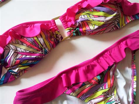 Badić kupaći bikini s volančićima NOVO