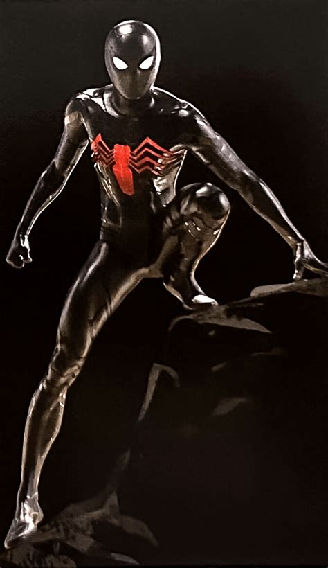 Tom Holland S Scrapped Symbiote Suit From Spider Man No Way Home