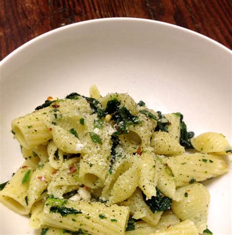 fairview place: Spinach & Garlic Pasta