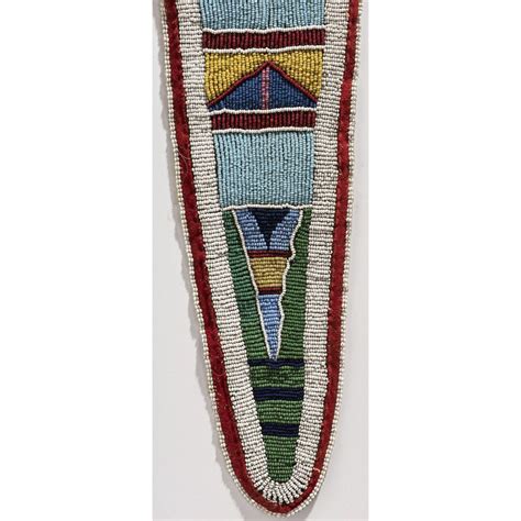 Apsáalooke Beaded Hide Belt Pouch Cowan s Auction House The Midwest