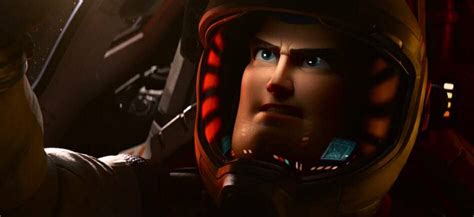 Trailer de Lightyear mostra Buzz chegando ao infinito e além MobDica