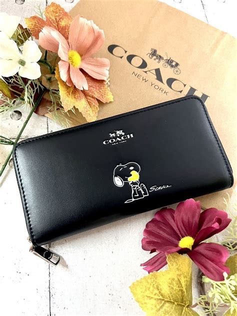 【未使用】 送料無料 新品、未使用 コーチcoach 長財布 スヌーピーコラボ ラウンドファスナー ウォレット ブラックの落札情報詳細