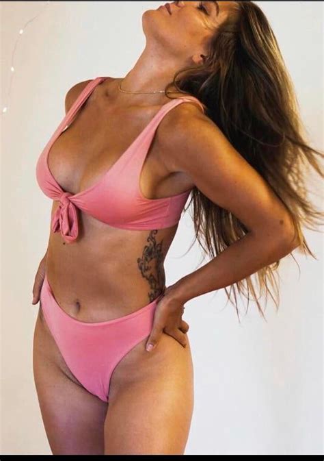 Hot Sexy Tori Deal Bikini Pics