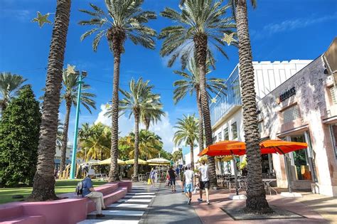 Lincoln Road Mall In Miami Fashionable Outdoor Shopping And Dining