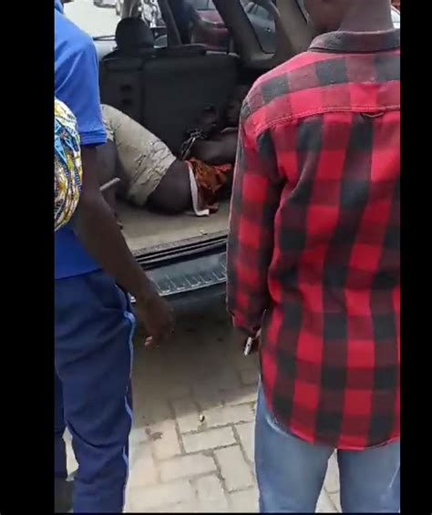 Suspected Thief Caught Stealing Side Mirrors From Cars In Lagos