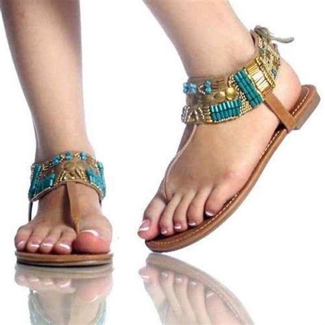 6 Flat Footwear Styles That Look Fabulous With Ethnic Wear South