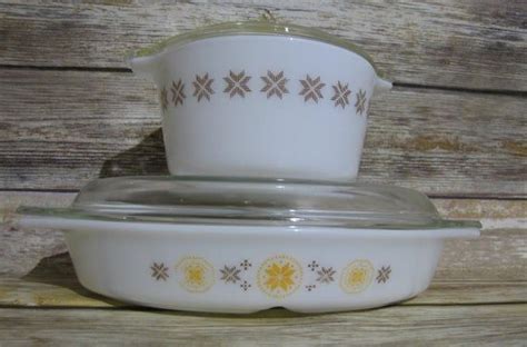 Vintage Pyrex Town And Country Casserole Dish Divided With Glass Lid