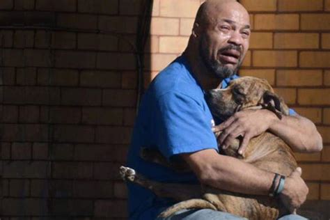 La Emotiva Fotografía De Un Hombre Y Su Perro Con Un Triste Final