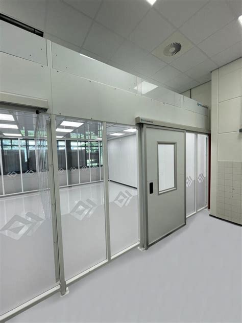 MODULAR HARDWALL CLEANROOM BRONKHORST High Tech B V