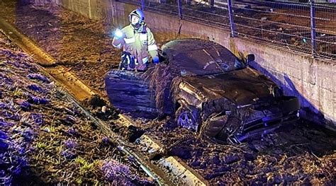 Wypadek Na Dk W Zamie Ciu Auto Kompletnie Rozbite Dwie Osoby Ranne