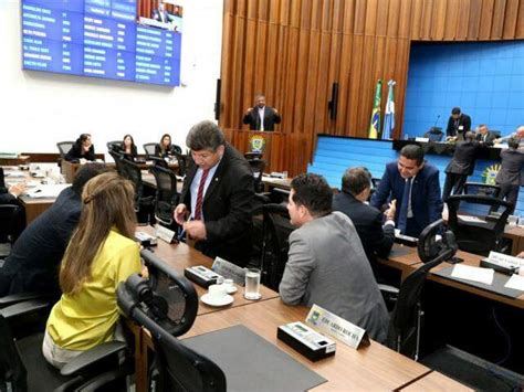 Mesmo Em Recesso Deputados Articulam Votos Para Mesa Diretora