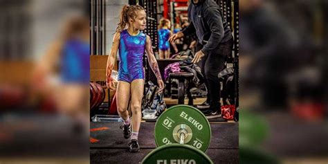 World’s strongest 7-year-old Girl from Canada lifting 80 kg - Sportsmatik