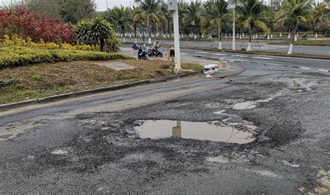 问政海南丨海口梧桐路坑洼多洞车难行 市民吐槽问题已存在半年以上 新闻中心 南海网