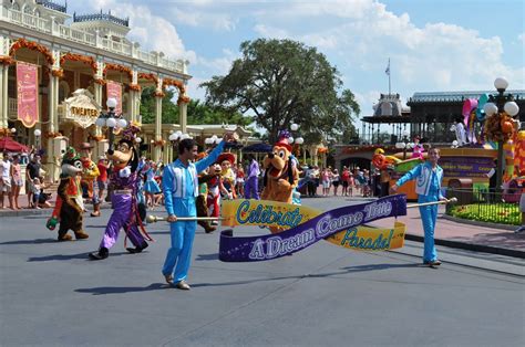 Walt Disney World Parade Guide: Celebrate a Dream Come True Parade at ...