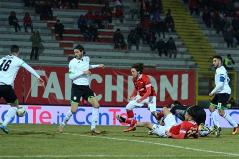 Serie B Perugia Cesena 3 3 Gol E Spettacolo Al Curi