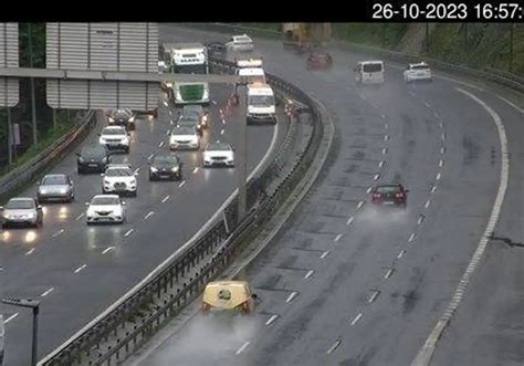 Jornada Caótica En Las Carreteras Vizcaínas Por Los Efectos De La Lluvia El Correo