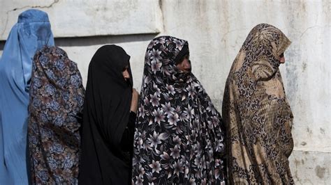 Taliban Orders Afghan Women To Wear Niqab In Public