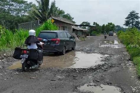 Jalan Rusak Di Blitar Capai Km Mayoritas Di Selatan