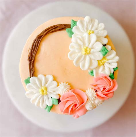 How To Make A Buttercream Flower For Beginners Baked By Blair