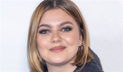 Je découvre que Louane cette maladie infectieuse qui touche sa