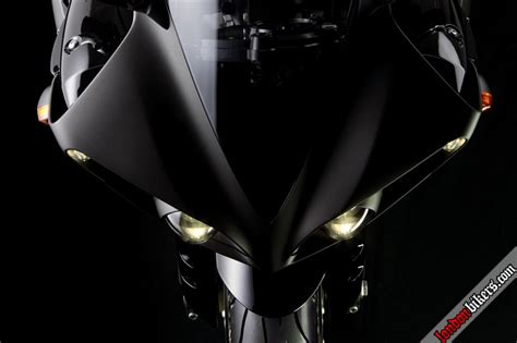 Yamahas Completely Redesigned 2009 Yzf R1 Superbike Por Homme Men