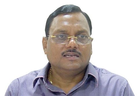 Cbi Arrests Noida Engineer Yadav Singh On Corruption Charges India Tv