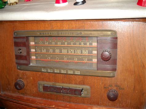 General Electric Stand Up Wooden Radio Collectors Weekly