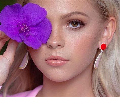 Pin De 𝐴𝑟𝑖𝑖 En Jordyn Jones