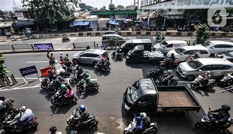 Foto Suasana Penyekatan Ppkm Darurat Di Jalan Basuki Rahmat Foto