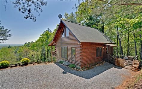 The Nativa cabins in North Georgia are located atop a mountain and ...